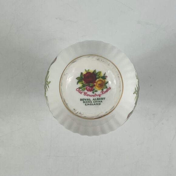 Royal Albert Old Country Roses Bud Vase Bone China Gold Trim Floral England - Picture 6 of 10